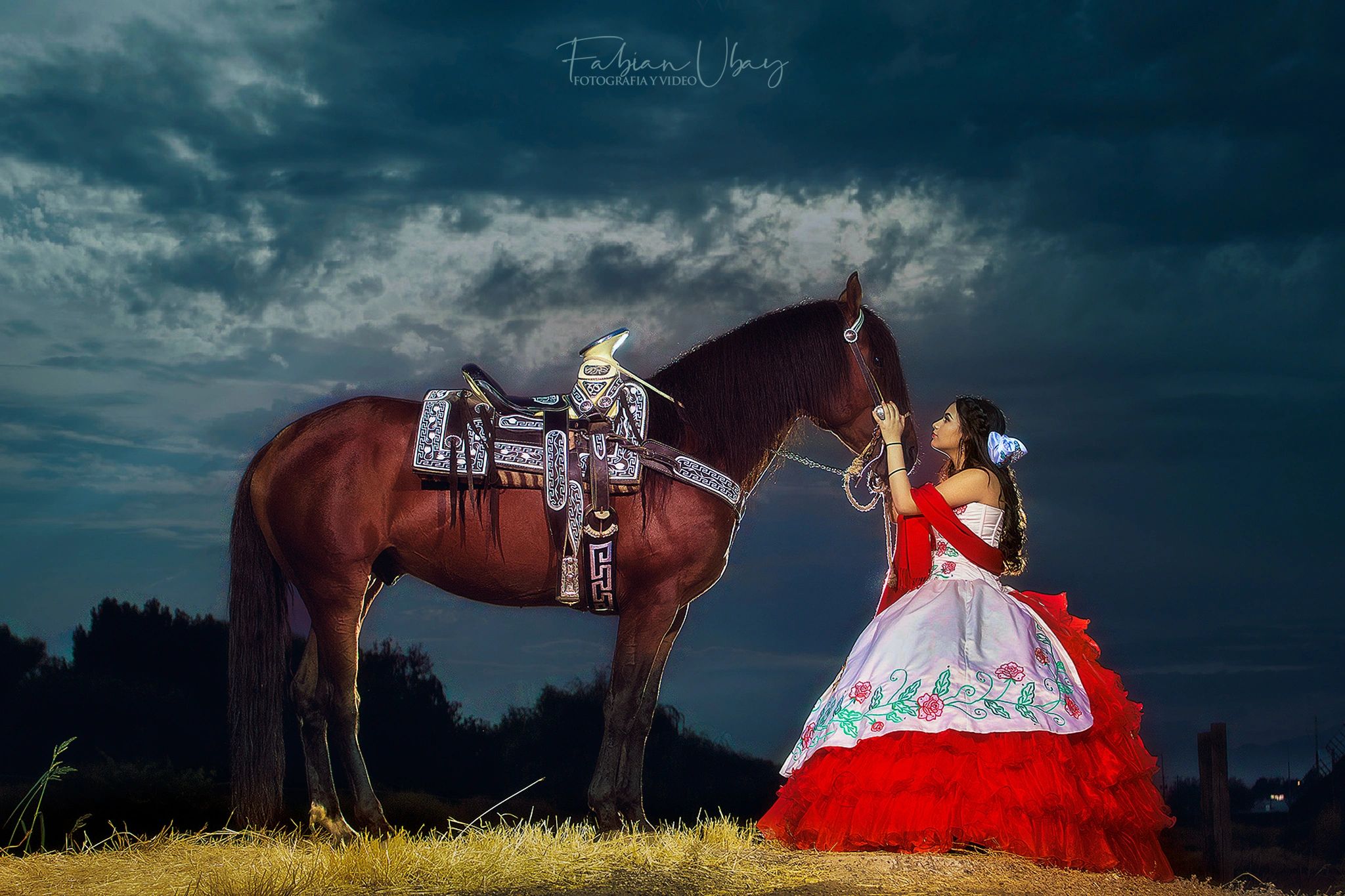 Quinceañera con caballo — Fabian Ubay Fotografía y Video