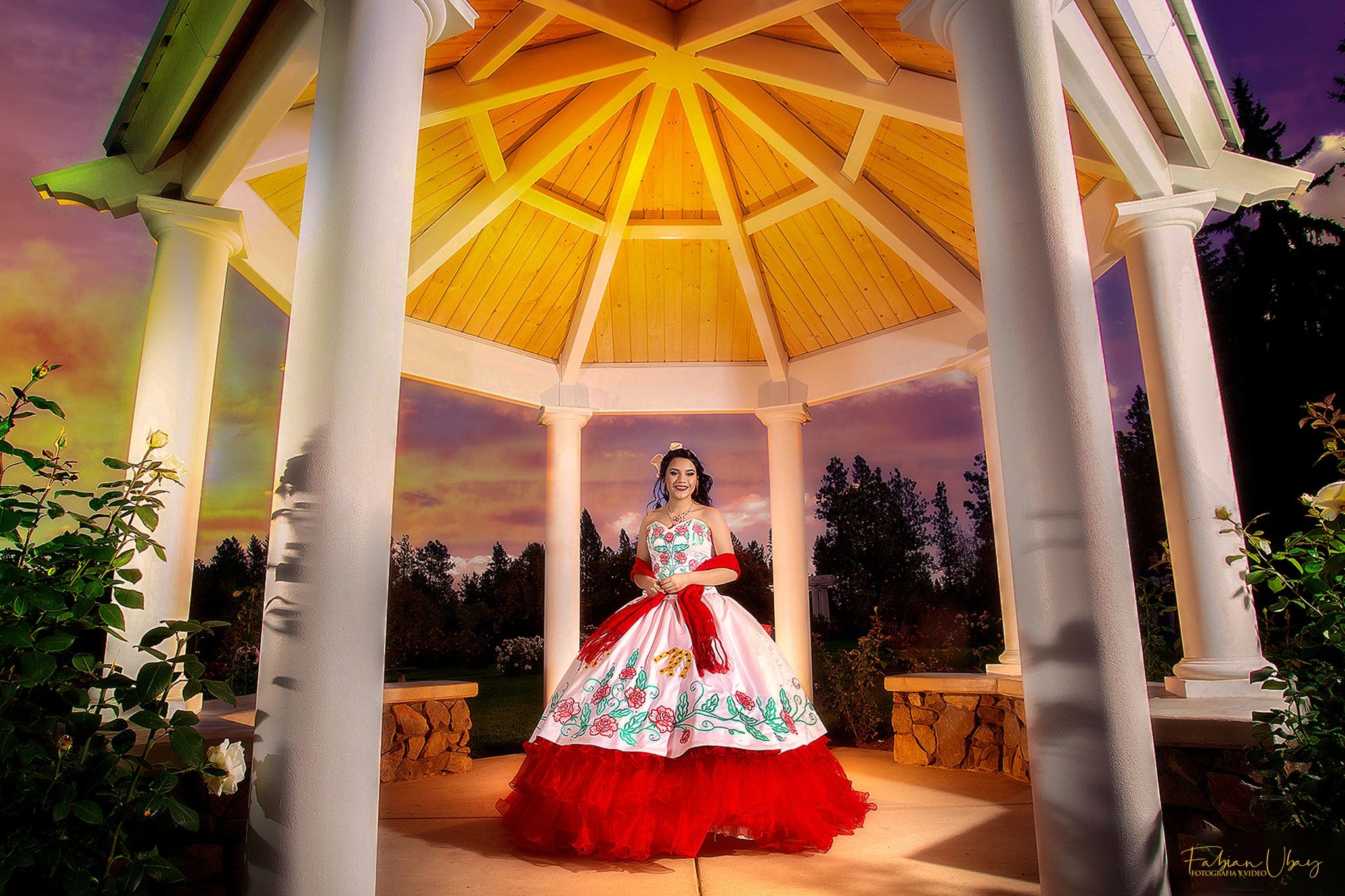 Quinceañera en gazebo — Fabian Ubay