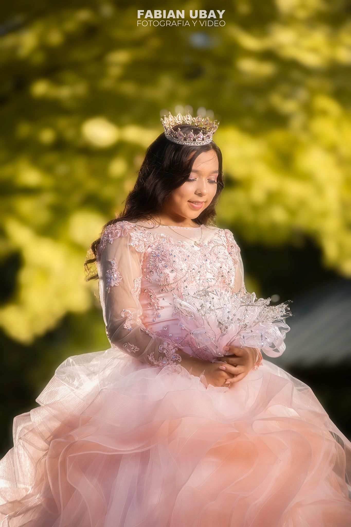 Quinceañera con damas — Fabian Ubay